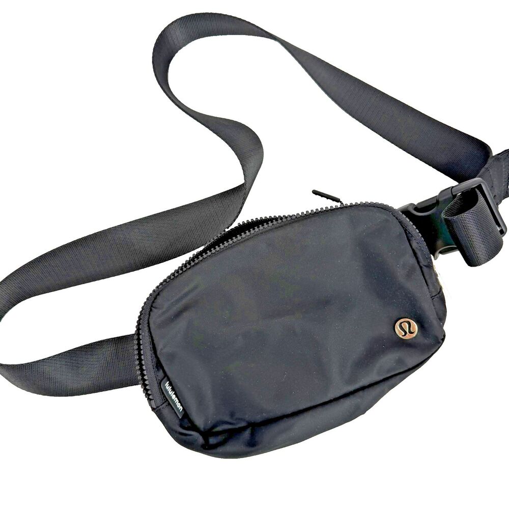 Lululemon Everywhere Belt Bag Black Gold Logo Adjustable Strap Crossbody Waist